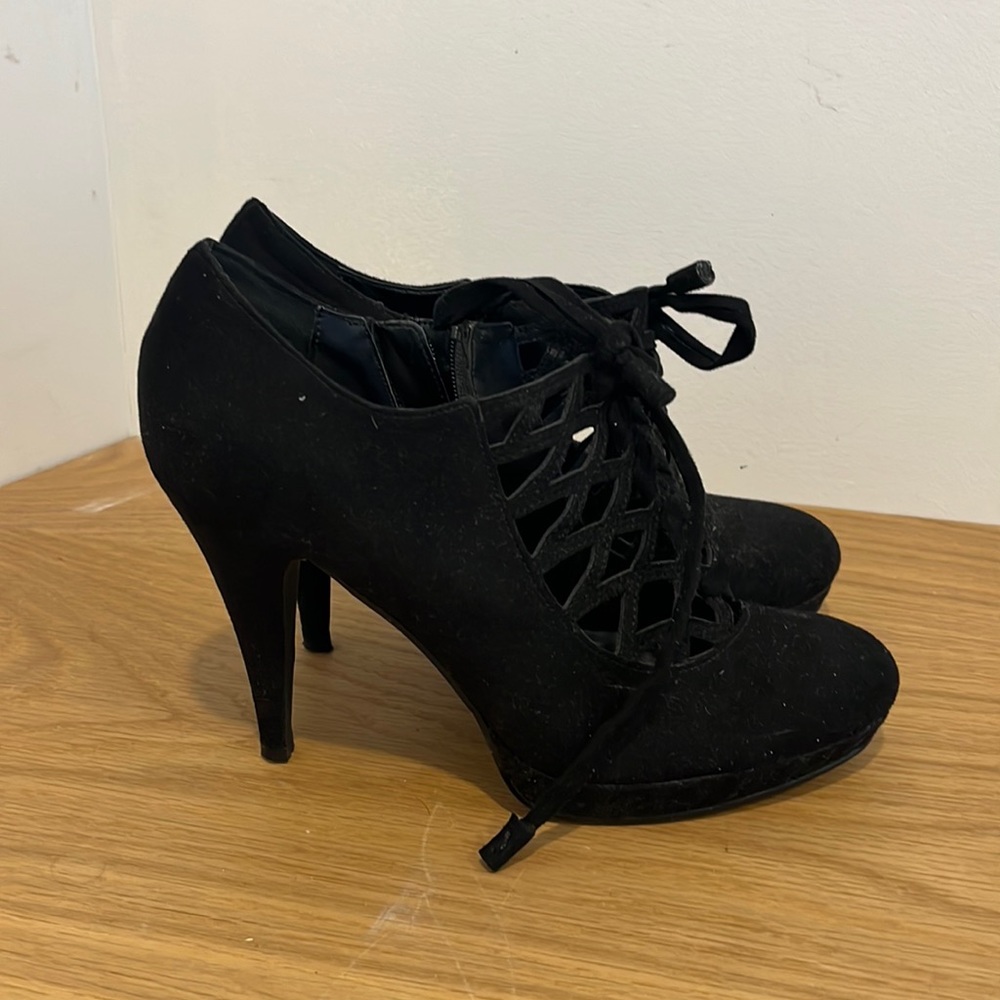 IMPO Black Pumps in good condition